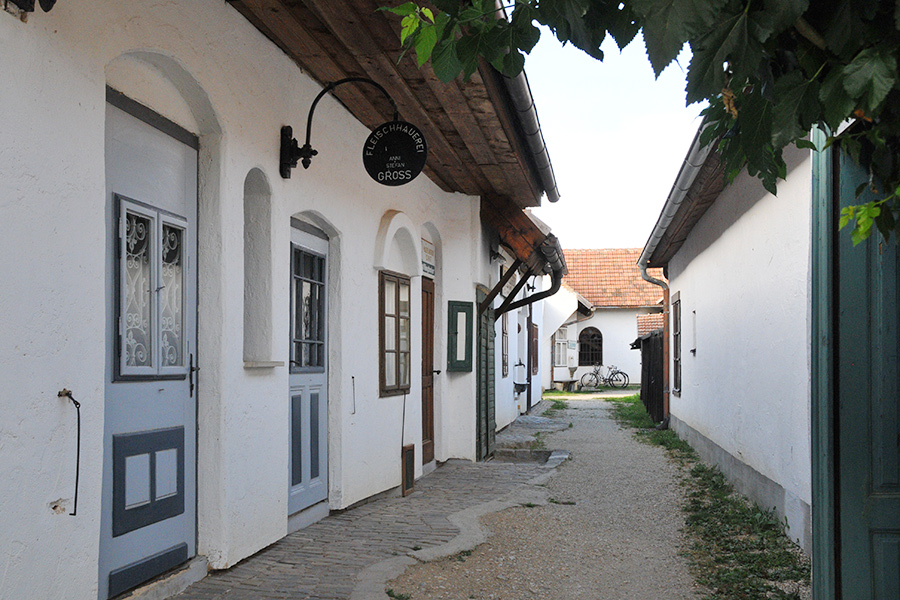 Dorfmuseum Mönchhof Freilichtmuseum Zeile alte Häuser